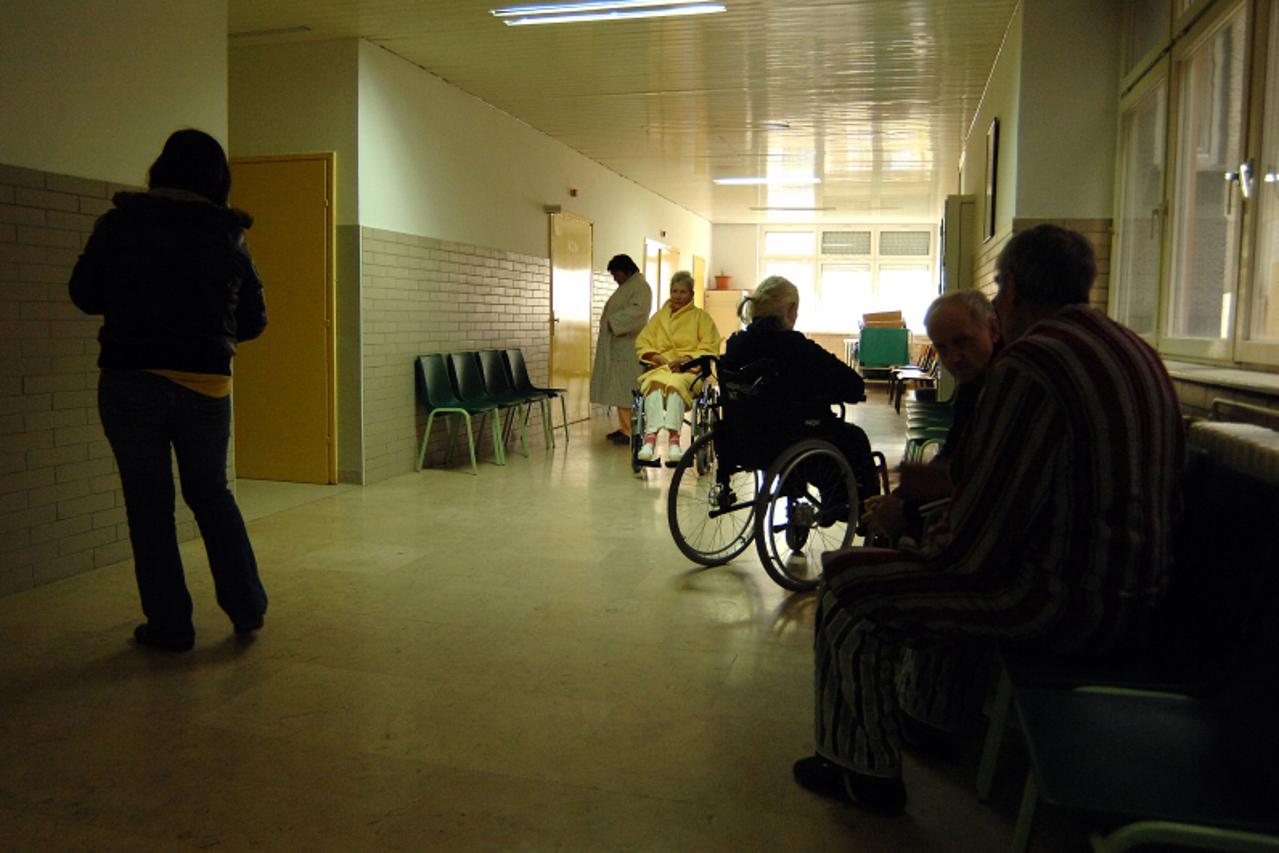 'VARAZDIN/MEDJIMURJE- 20.01.10., Cakovec, Hrvatska- Zupanijskoj bolnici Cakovec pokvario se mamograf i rentgen. Pacijenti cekaju na red. Photo: Vjeran Zganec Rogulja/PIXSELL'