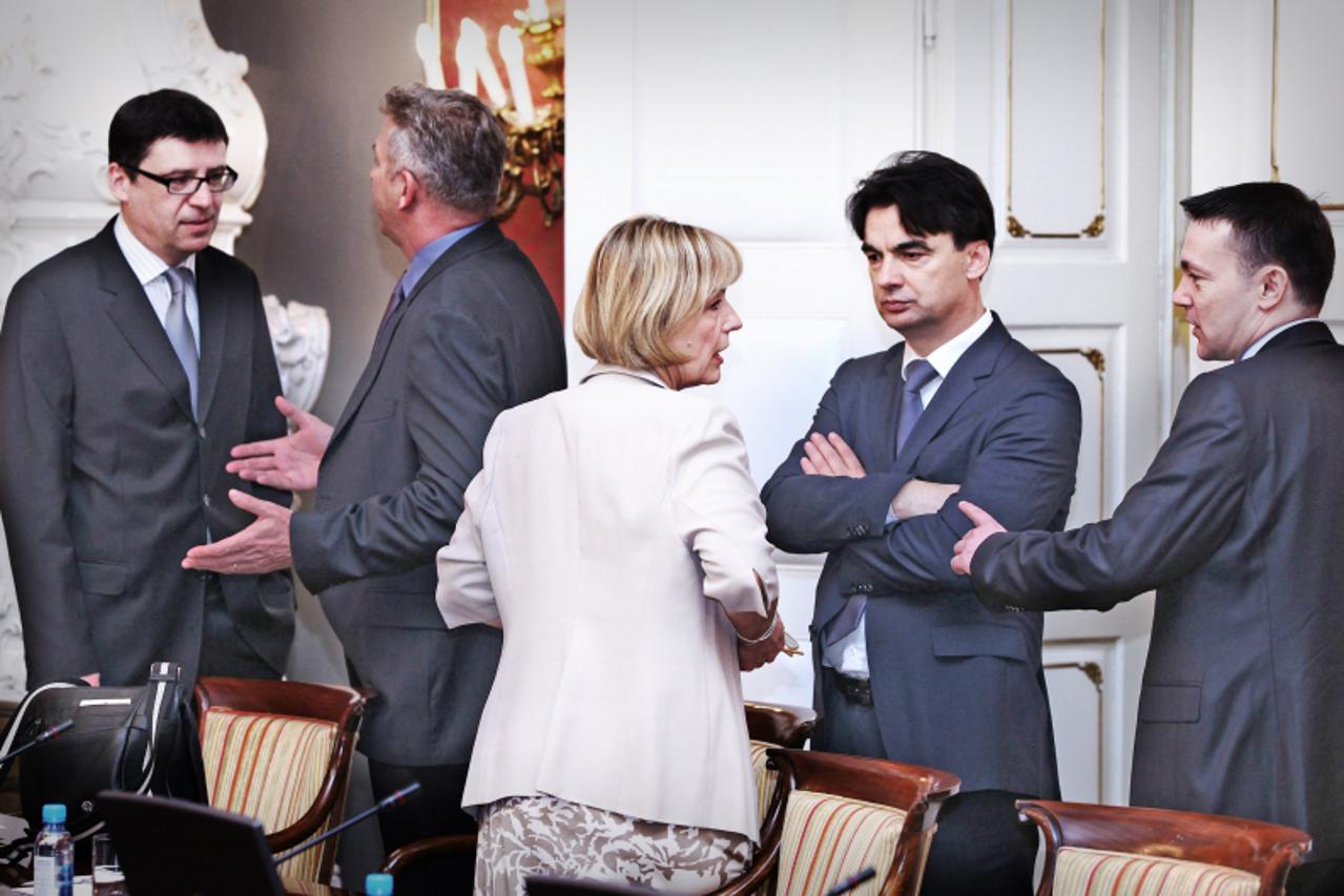 '03.05.2012., Zagreb - U Banski dvorima odrzana je redovita sjednica Vlade RH. Zeljko Jovanovic,  Ranko Ostojic, Vesna Pusic, Branko Grcic i Arsen Bauk. Photo: Patrik Macek/Pixsell'