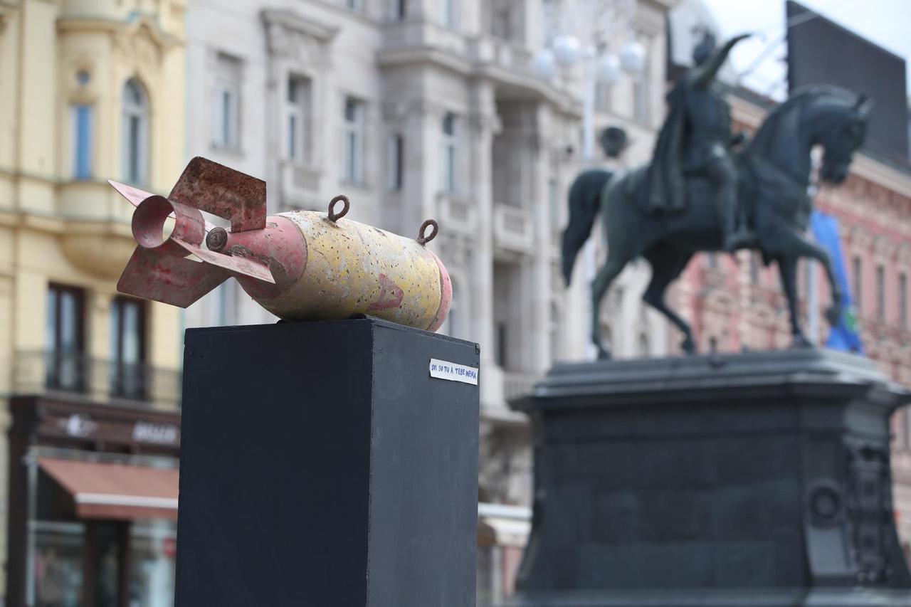 Zagreb: Neobičan prizor zatekao Zagrepčane na uskrsno jutro na Trgu bana Jelačića