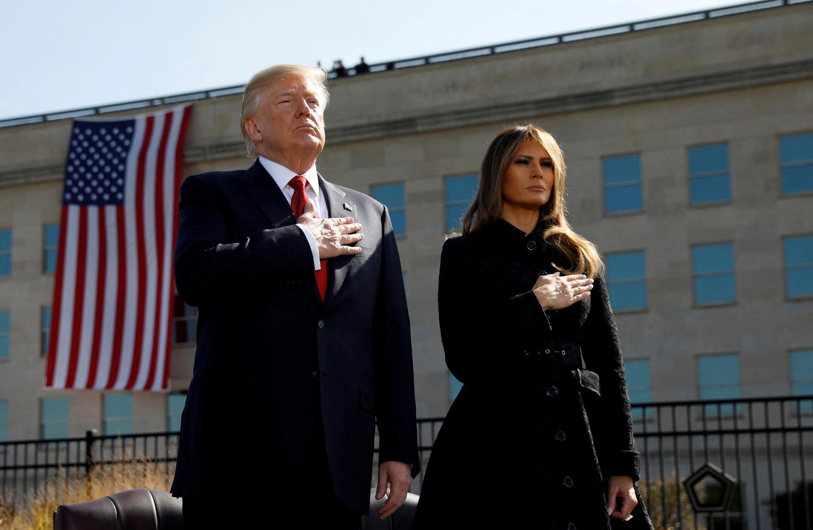 Treći i posljednji put Trump se ženio 2005. godine, za fatalnu Sevničanku Melaniu. Melania, djevojačkog prezimena Knavs, rođena je 1970. godine u Sevnici, gradića u jugoistočnoj Sloveniji udaljenog nekih tridesetak kilometara od hrvatske granice, gdje je provela djetinjstvo. Njezin otac, Viktor Knavs u tadašnjoj SR Sloveniji bio je prodavač autodijelova, dok je majka Amalija radila kao krojačica u tvornici dječje odjeće.