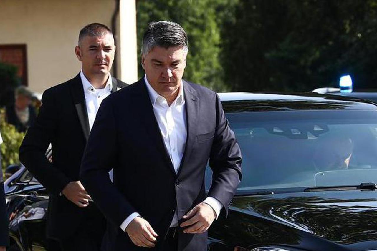 Zoran Milanović u Vitezu odao počast kod spomenika „Osmica“