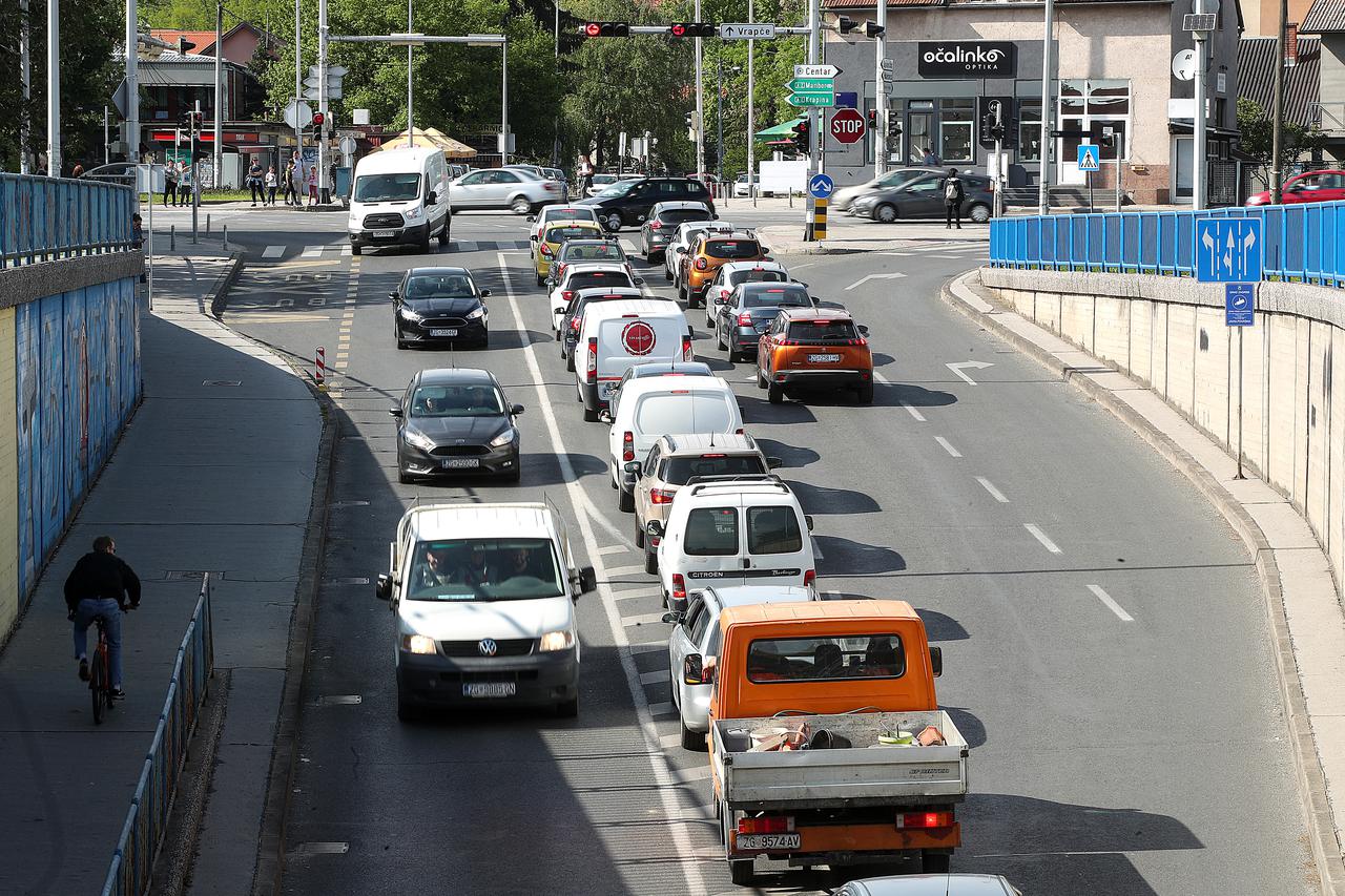 Zagreb: Nova regulacija semafora na križanju ulice Oranice i Vrapčanske s Ilicom