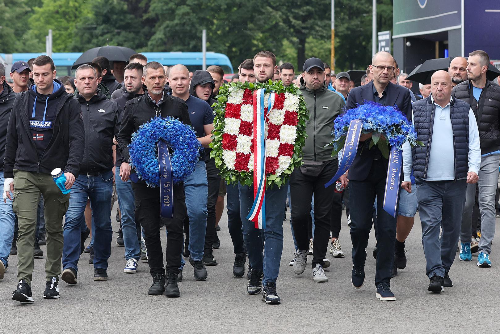 Dinamo je na Maksimiru položio vijence u znak na sjećanja na Bad Blue Boyse poginule u Domovinskom ratu. 