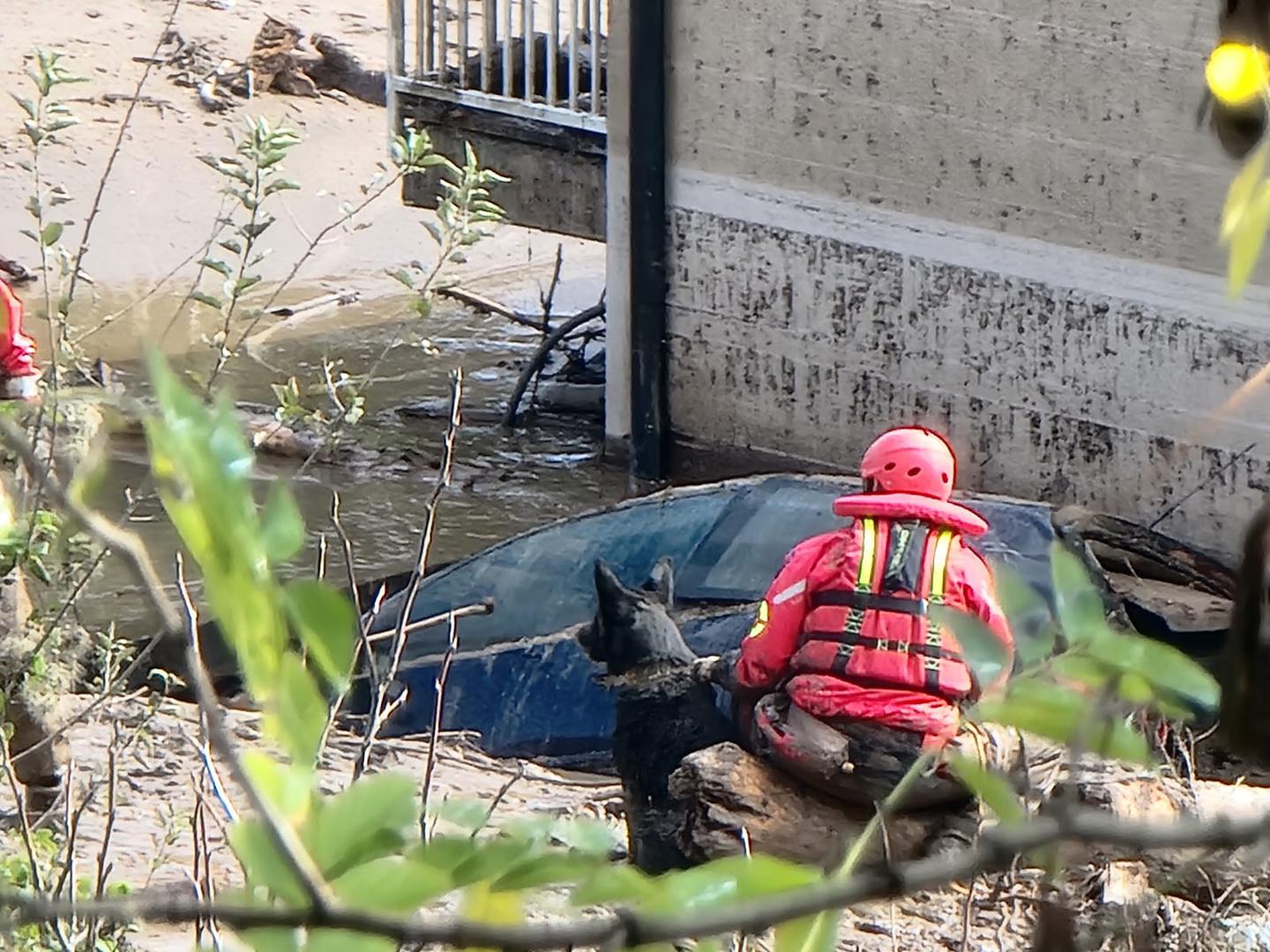 Uz to, važno je naglasiti da su psi vjerni pratitelji i u mnogo ozbiljnijim zadacima. Tako je Zara, pas HGSS-a, trenutačno angažirana u potrazi za preživjelima u poplavama i odronima u Donjoj Jablanici u BiH.