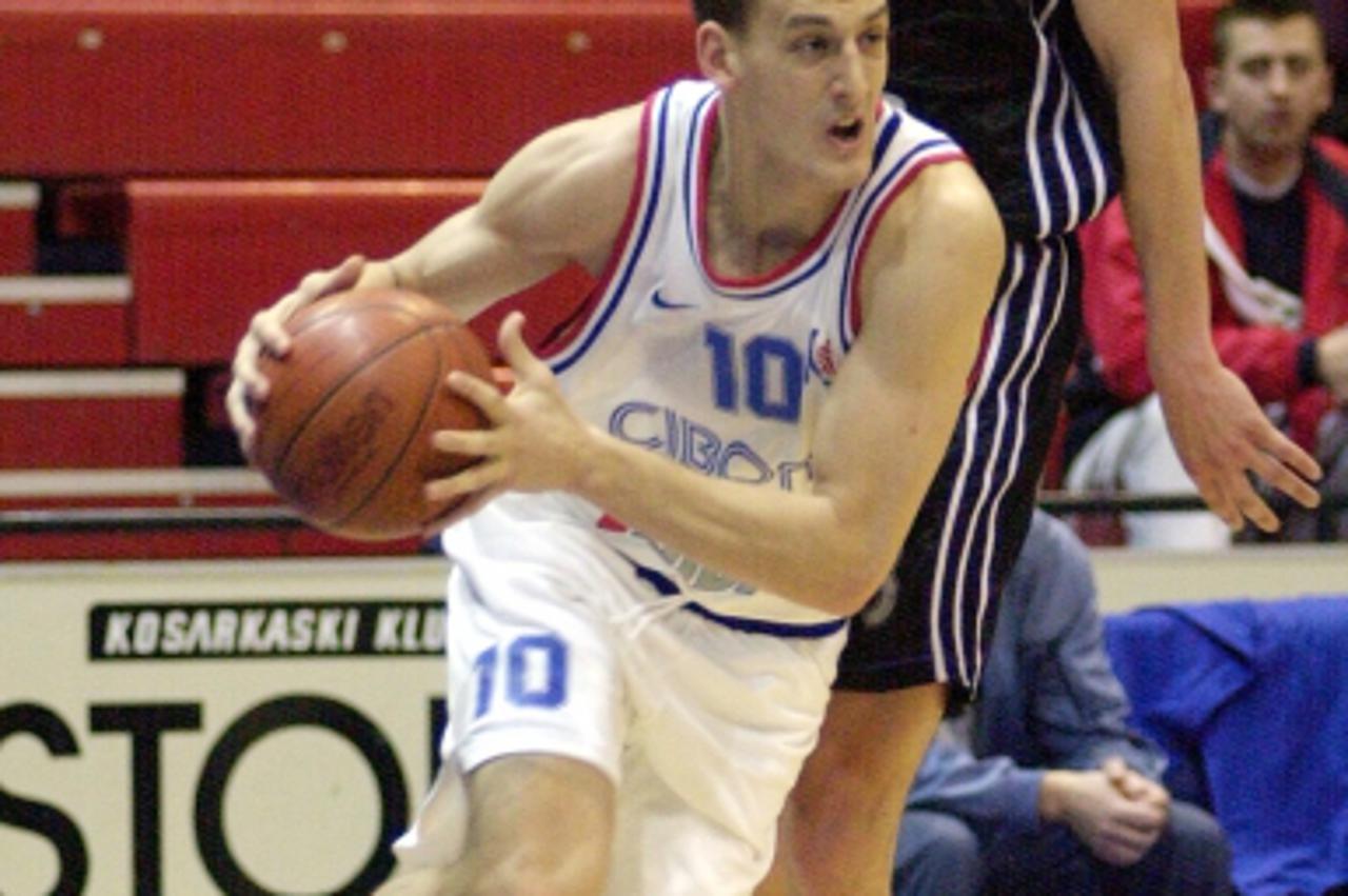 \'za sport.....5.3.2000. cibona - europatrade maksimir...giricek  snimio sinisa hancic\'