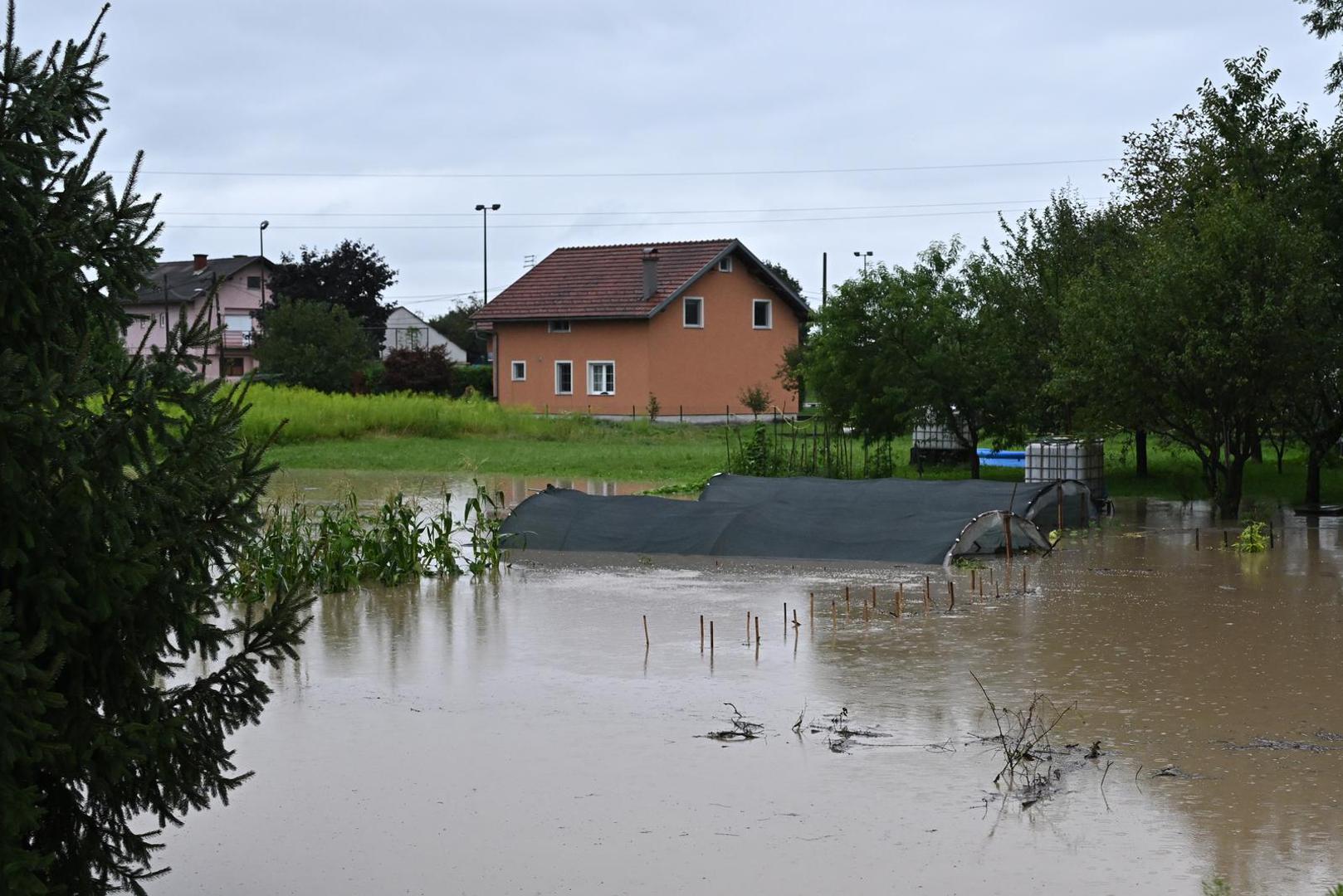 05.08.2023., Drenje Brdovecko - Ugrozene kuce u Drenju Brdoveckom Photo: Davor Puklavec/PIXSELL