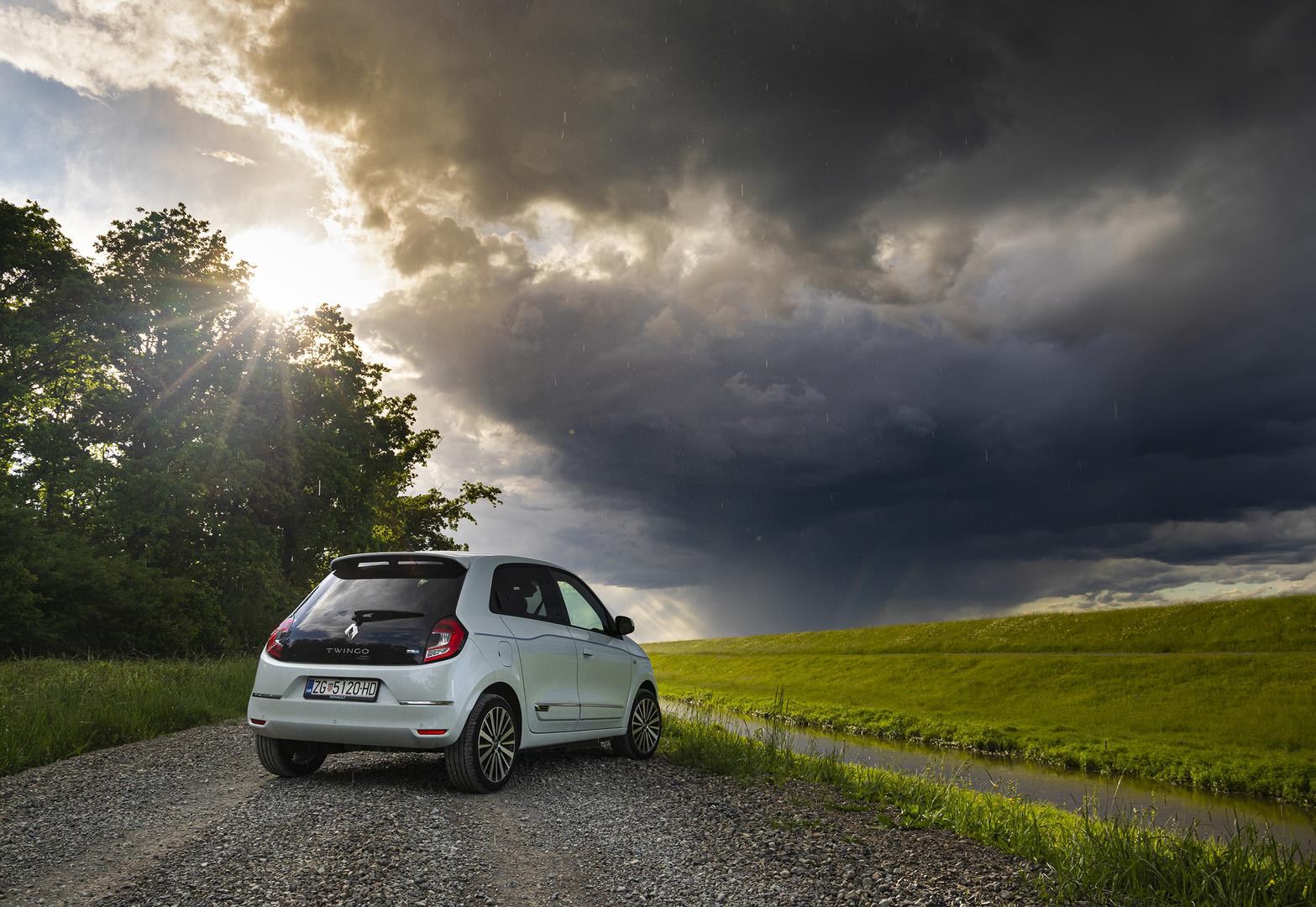 Električni Renault Twingo, auto zbog kojeg se opet radujem vikend druženjima i slavljima