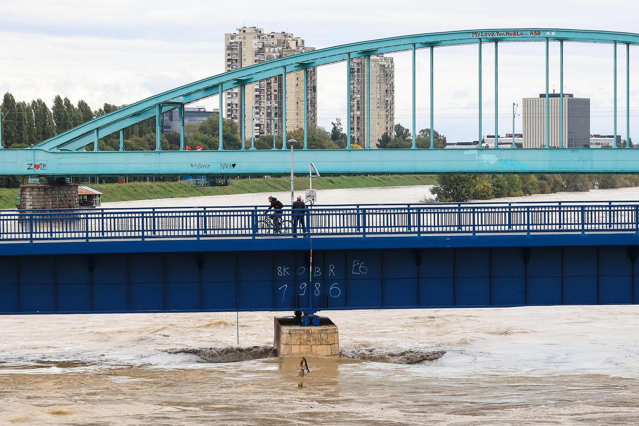 Sava se u Zagrebu izlila iz korita