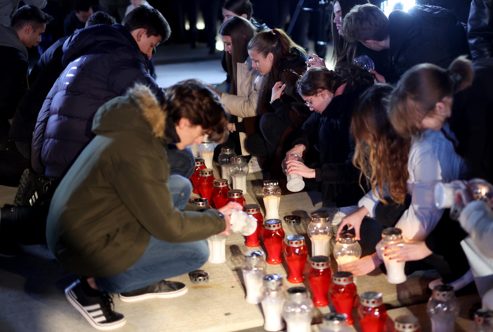 Vukovar je pod opsadom bio 87 dana, a bitka za taj istočnoslavonski grad završila je 18. studenoga 1991. okupacijom grada koja je potrajala sve do 15. siječnja 1998. i mirne reintegracije hrvatskog Podunavlja, kojom su Vukovar i druga okupirana mjesta vraćeni u ustavno-pravni poredak Hrvatske.