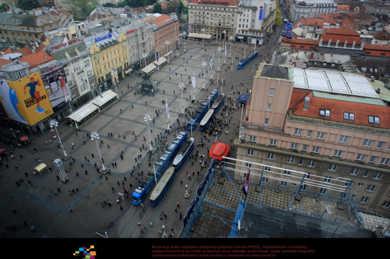 '26.04.2011., Zagreb - Trg bana Jelacica.  Photo: Boris Scitar/PIXSELL'