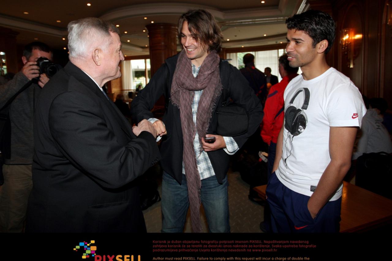 '16.05.2012., Zagreb - U hotelu Sheraton okupila se Hrvatska nogometna reprezentacija na celu s izbornikom Slavenom Bilicem koji je odrzao prss konferenciju.Niko Kranjcar,Eduardo da Silva Photo: Slavk