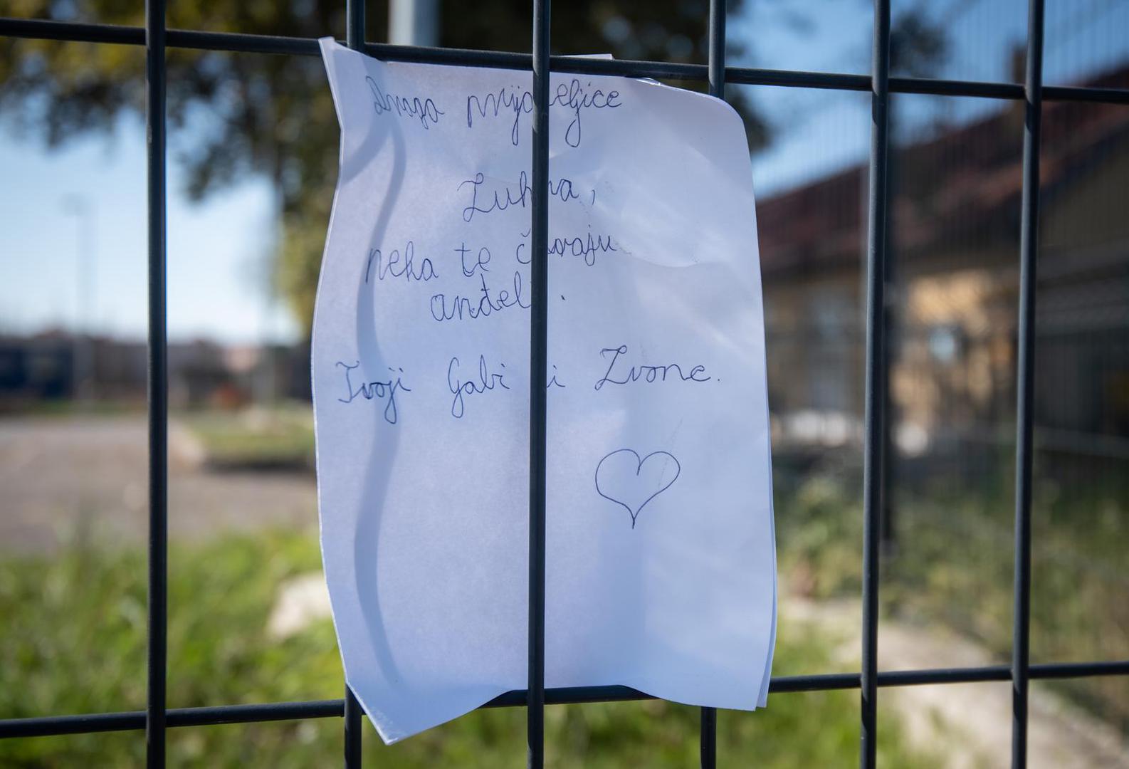 10.09.2023., Zagreb - Gradjani ostavljaju lampione na mjestu gdje je u petak kamion pregazio djevojcicu na Zitnjaku. Photo: Neva Zganec/PIXSELL