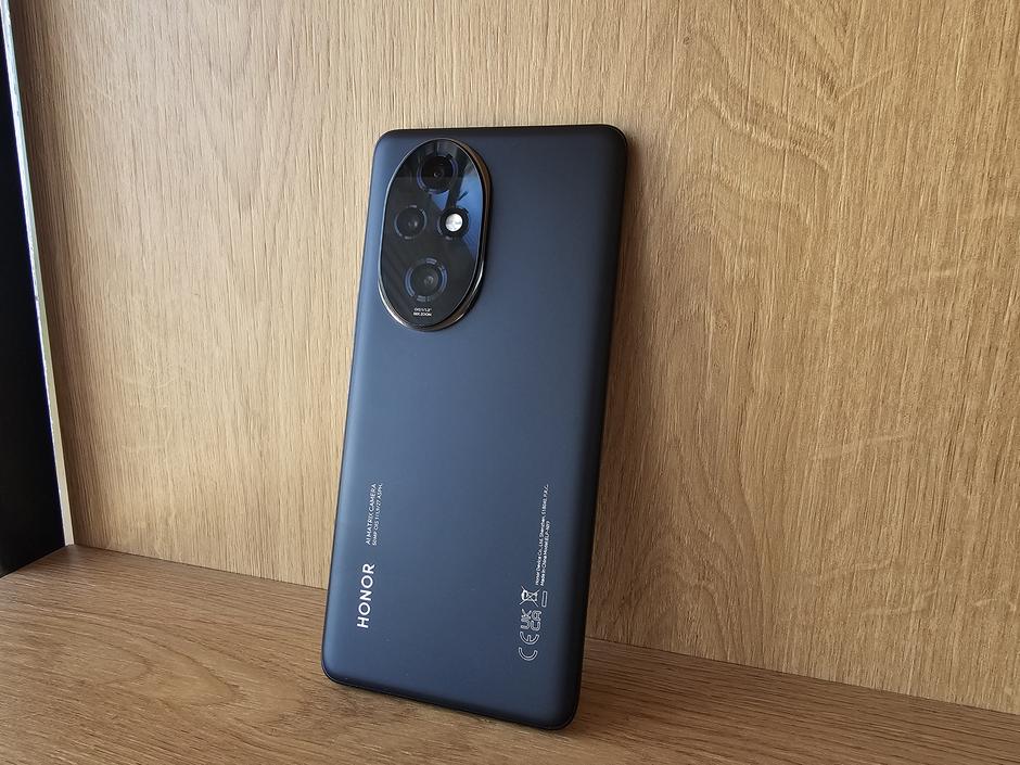 Honor 200 Pro