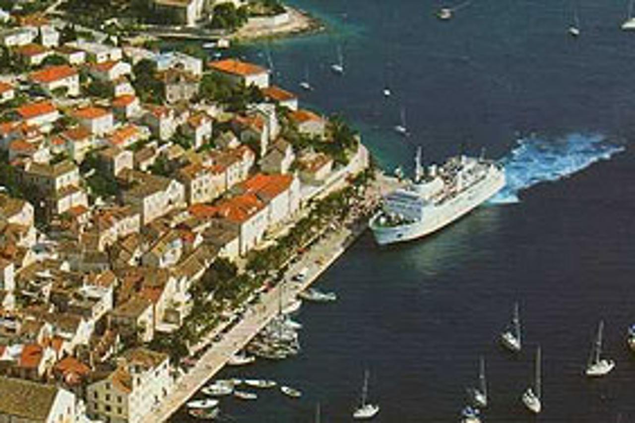 HVAR-TXT.jpg