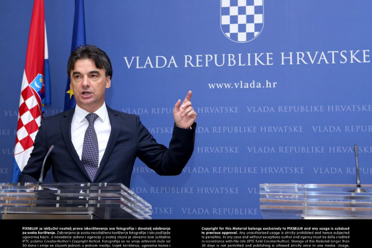 '30.07.2013., Zagreb - U Banski dvorima odrzana je konferencija za medije na kojoj je potpredsjednik Vlade i ministar Branko Grcic predstavio rezultate rada Koordinacije za gospodarstvo i investicije 