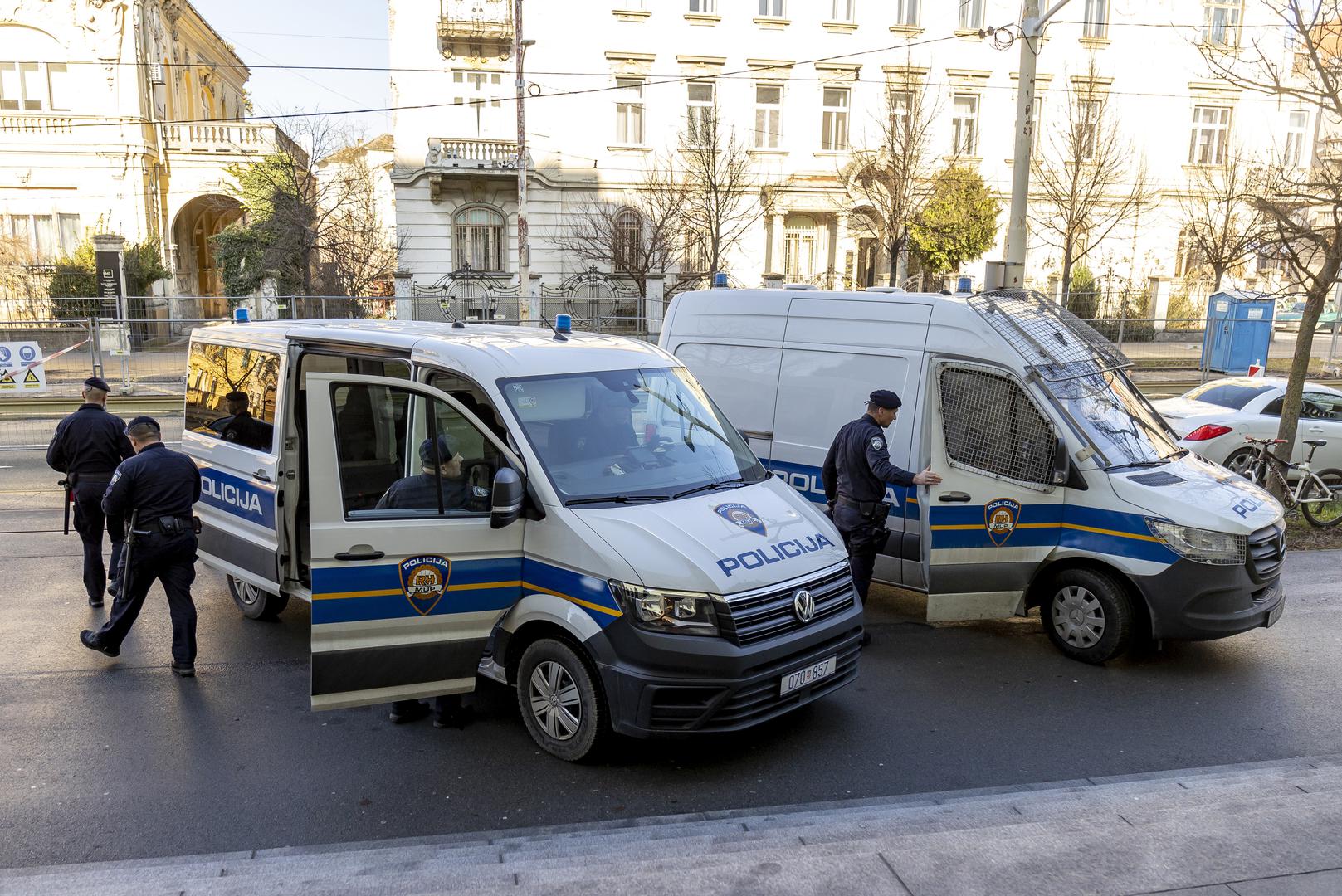 25.01.2024., Osijek - Na Zupanijski sud u Osijeku privedena petorica muskaraca osumnjicenih za krijumcarenje ljudi. Photo: Davor Javorovic/PIXSELL