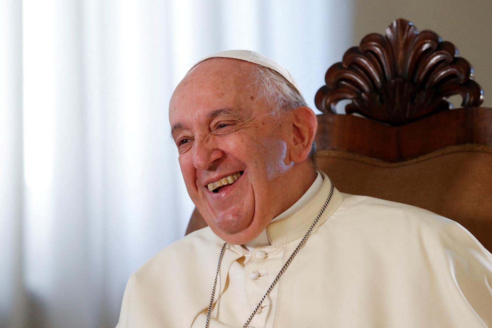 FILE PHOTO: Pope Francis smiles during an exclusive interview with Reuters, at the Vatican, July 2, 2022. REUTERS/Remo Casilli/File Photo Photo: REMO CASILLI/REUTERS