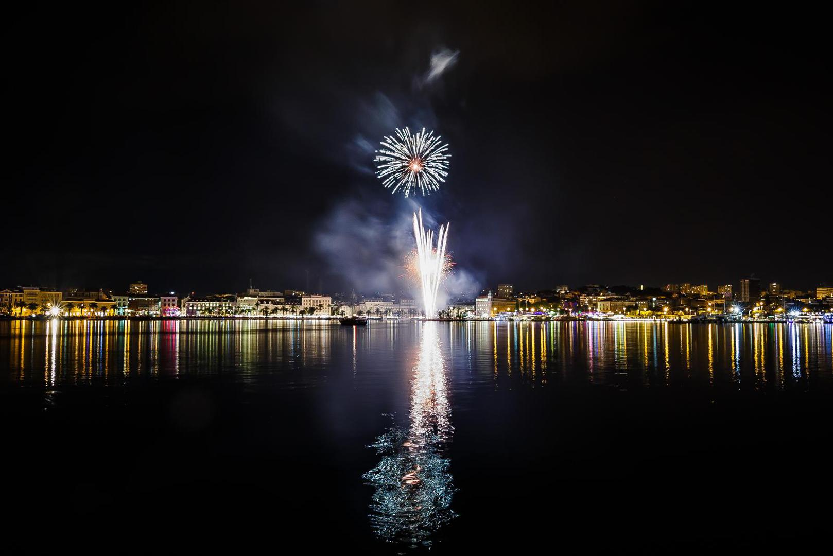 07.05.2022., Split - Vatromet na zavrsetku proslave sv Dujma. Danas je grad Split proslavio svog nebeskog zastitnika sv Dujma te je na kraju koncerta odrzan vatromet. 

 Photo: Zvonimir Barisin/PIXSELL