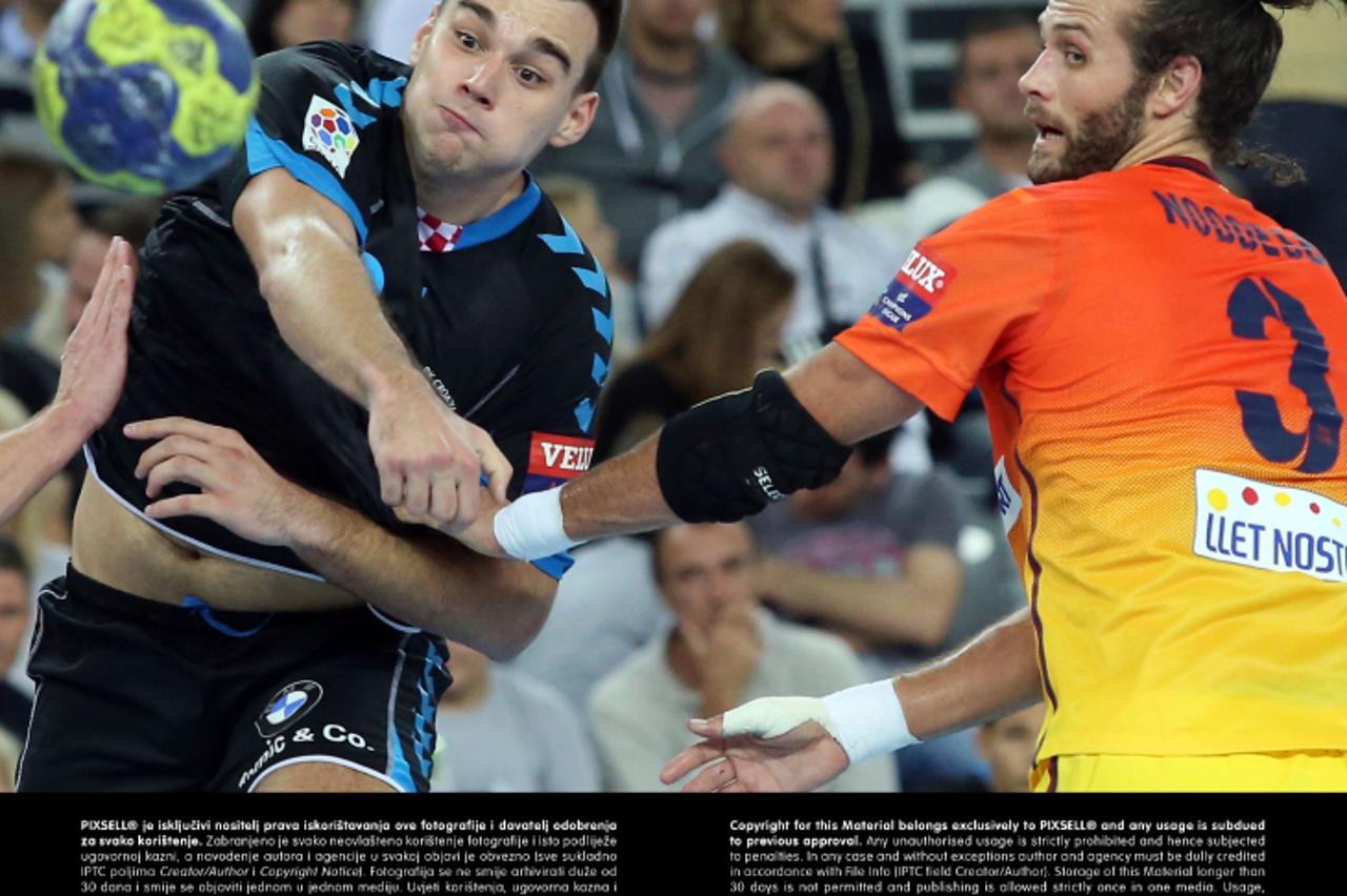 '20.10.2012., Arena Zagreb, Zagreb - Rukometna utakmica Velux EHF Lige prvaka, 4. kolo, RK Croatia Osiguranje Zagreb - FC Barcelona Intersport. Marino Maric, Jasper Brian Noddesbo.  Photo: Dalibor Uru