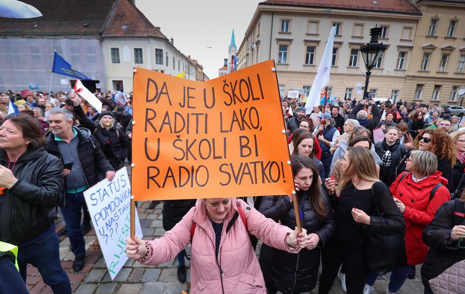 Zagreb: Veliki prosvjed prosvjetara na Trgu svetog Marka