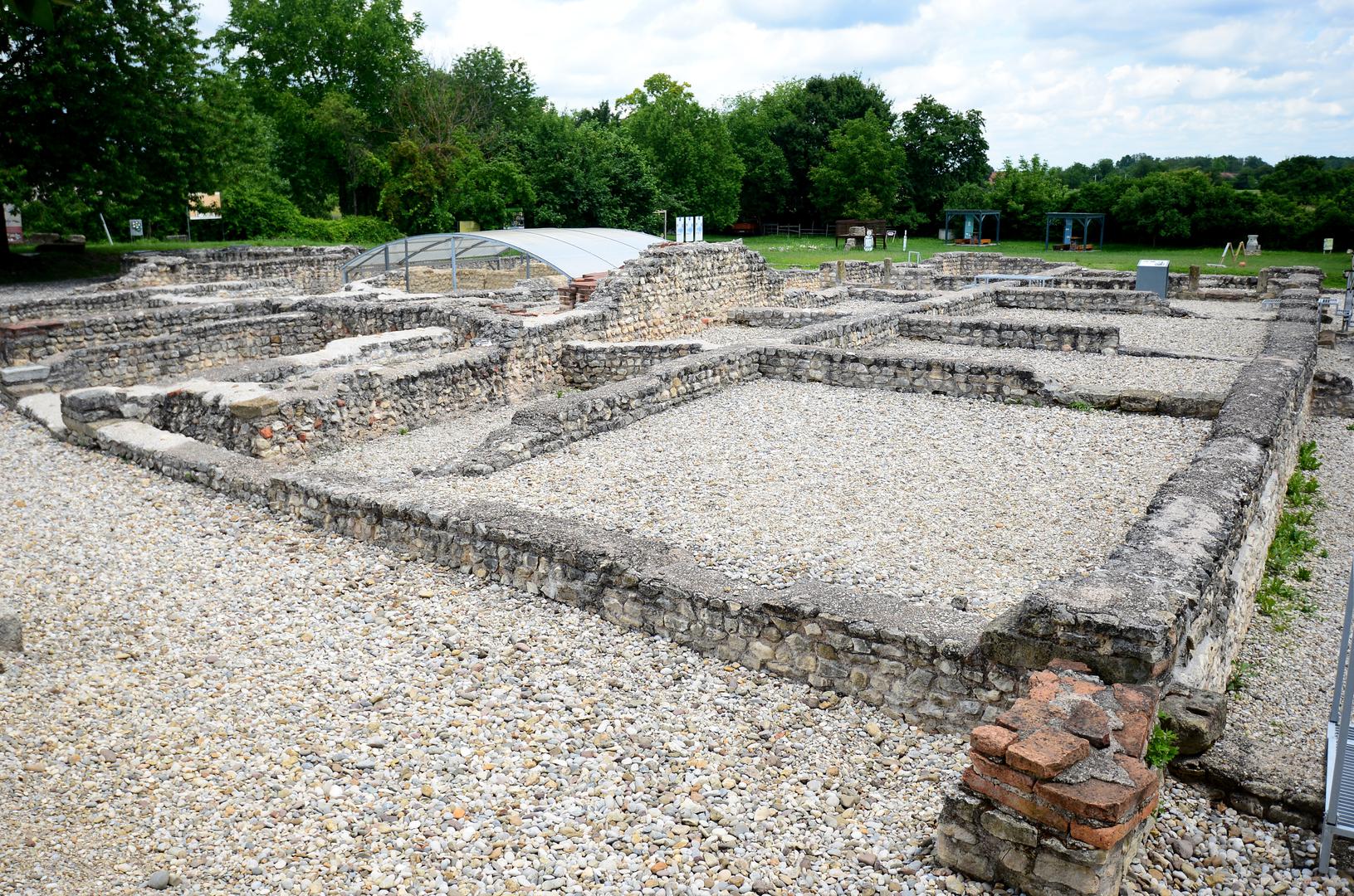 Želite li biti dio starog rimskog svijeta bar na jedan dan svratite u Andautoniju, arheološko nalazište pokraj Ščitarjeva gdje su vidljivi ostaci starog antičkog grada iz doba Rimskog carstva koji je postojao od 1. do 4. stoljeća.