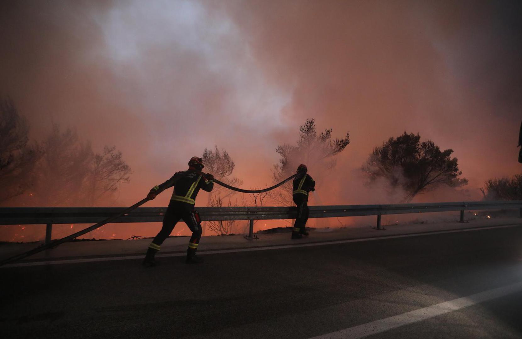 Kako je to noćas izgledalo, pogledajte u ostatku fotogalerije