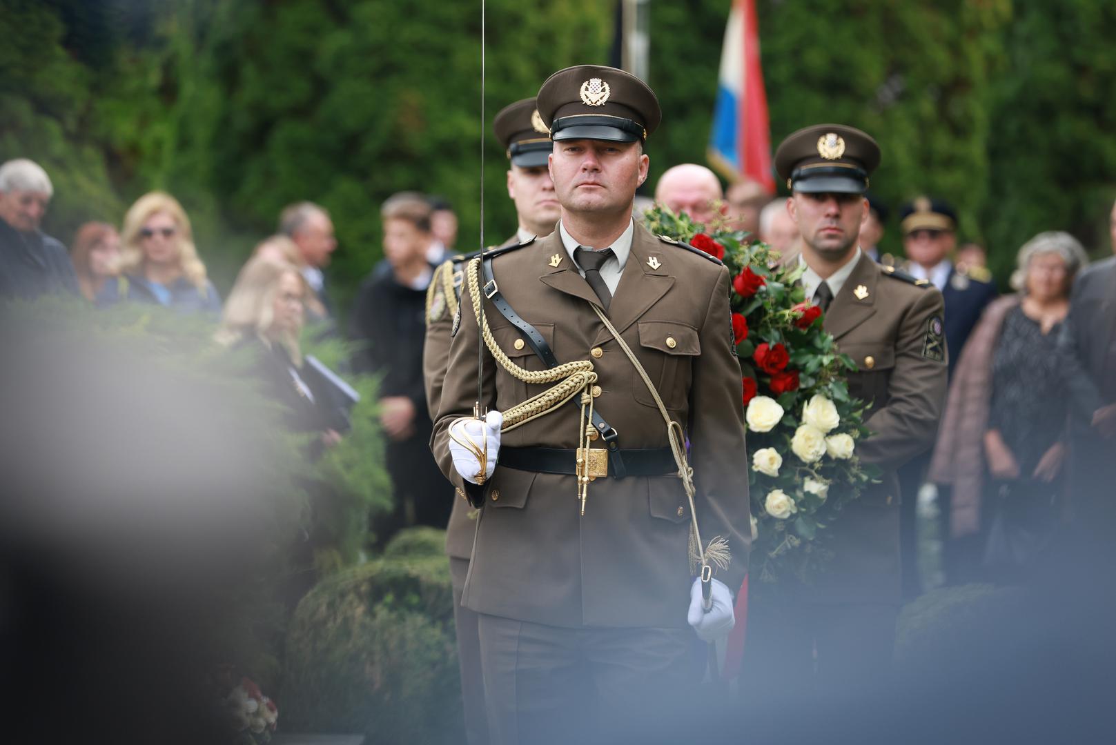 16.10.2024., Vukovar - Memorijalno groblje zrtava iz Domovinskog rata, Obilježavanje 33. godisnjice pogibije general-bojnika Blage Zadre i pukovnika Alfreda Hilla. Program obiljezavanja zapoceo je polaganjem vijenaca na mjesta vjecnih pocivalista general-bojnika Blage Zadre i pukovnika Alfreda Hilla. Photo: Davor Javorovic/PIXSELL