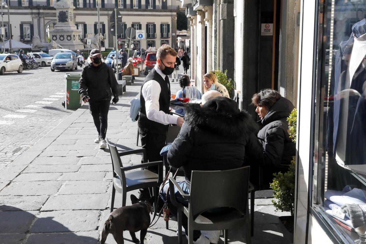 Outbreak of the coronavirus disease (COVID-19) in Naples