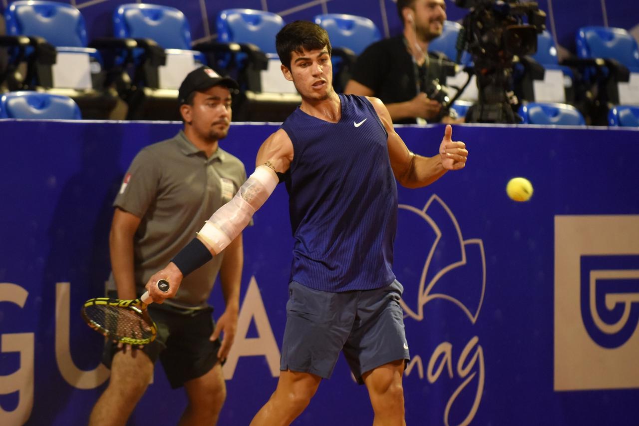 Umag: ATP, polufinale, Carlos Alcaraz slavio protiv Alberta Ramosa Vinolasa