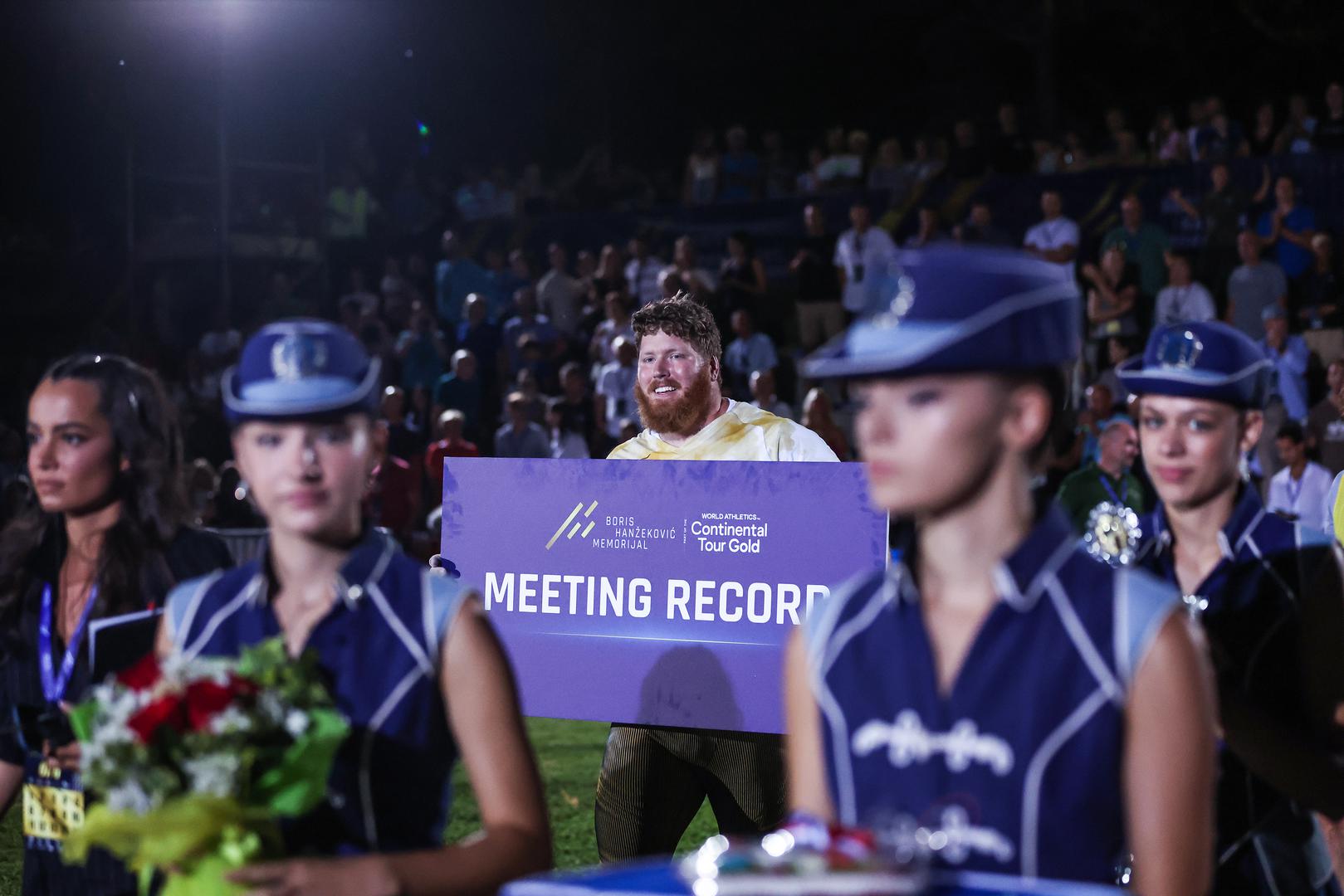 Aktualni olimpijski pobjednik u bacanju kugle, Amerikanac Ryan Crouser pobjednik je 10. izdanja Memorijala Ivana Ivančića održanog u subotu pored zagrebačkih fontana i to s novim rekordom mitinga od 22.93 metara.