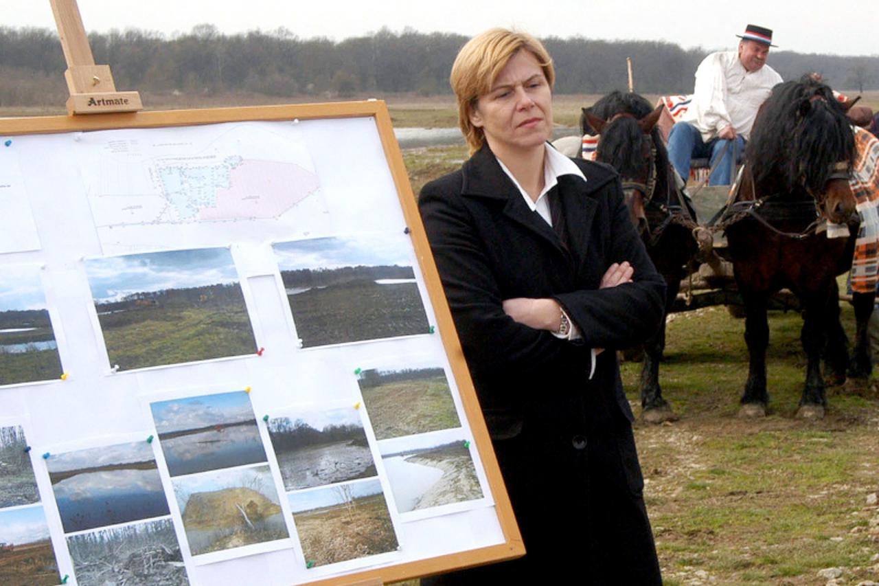 'sisak - 04.05.2010., Sisak - Bivsu ravnateljicu zupanijske Javne ustanove Mariju Vizner zupanica Lovric Merzel optuzuje za nenamjensko trosenje novcanih sredstava. Photo:Nikola Cutuk/PIXSELL'