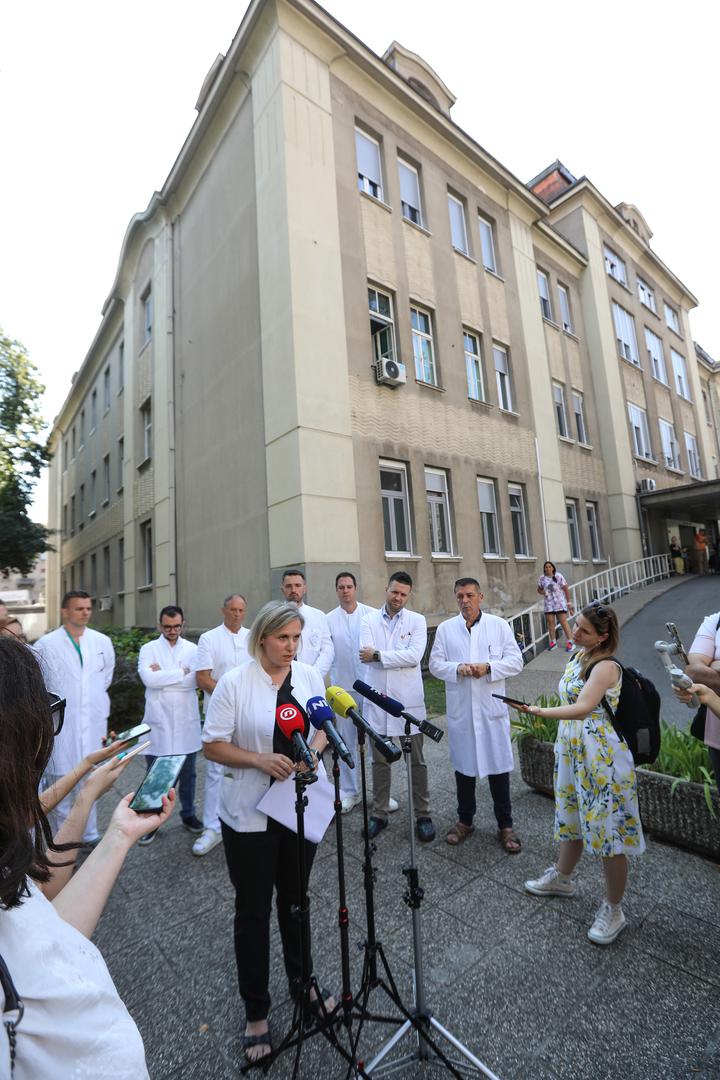 25.07.2024.,Zagreb, Traumatoloska bolnica, konferencija za medije na kojoj je istupilo 17 lijecnika zaposlenih u Klinici za traumatologiju koji se tjednima bore za dostojanstven rad i tretman. Na konferenciji za medije javno su istupili oko svih objeda i neistina koje o njima siri sada vec bivsi Predstojnik Klinike za traumatologiju dr. Vidovic. U ime lijecnika medijima se obratila dr. Ana Cizmic.    Photo: Robert Anic/PIXSELL