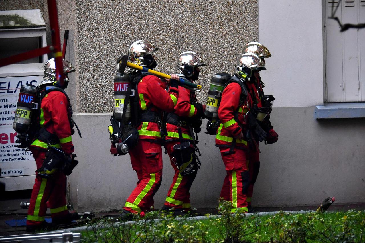 Nearly 140 Firefighters Mobilized In A Major Fire - Paris