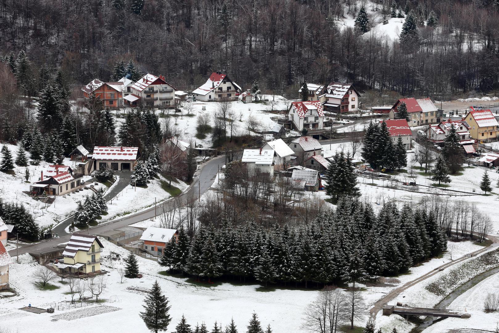 14.04.2023., Lokve - Snijeg u Lokvama, Gornjem Jelenju i staroj cesti za Zagreb kroz Gorski kotar. Photo: Goran Kovacic/PIXSELL