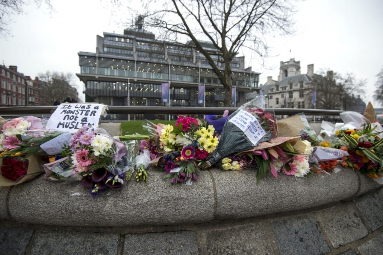 Teroristički napadi u Londonu: cvijeće za žrtve