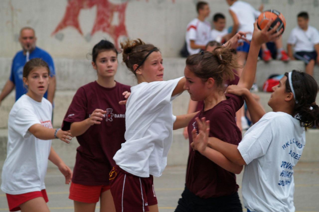 Rukomet mladi trening