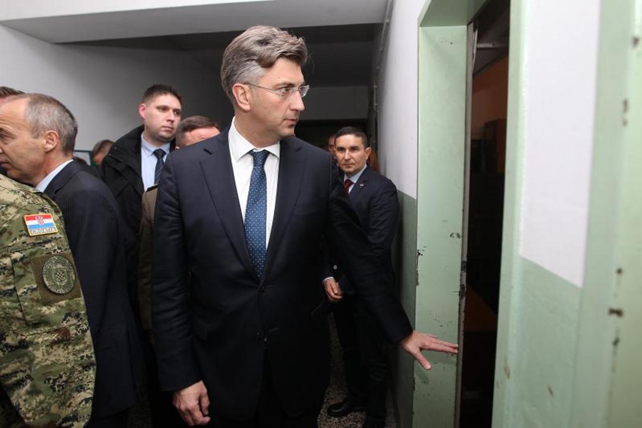 plenković, vojarna