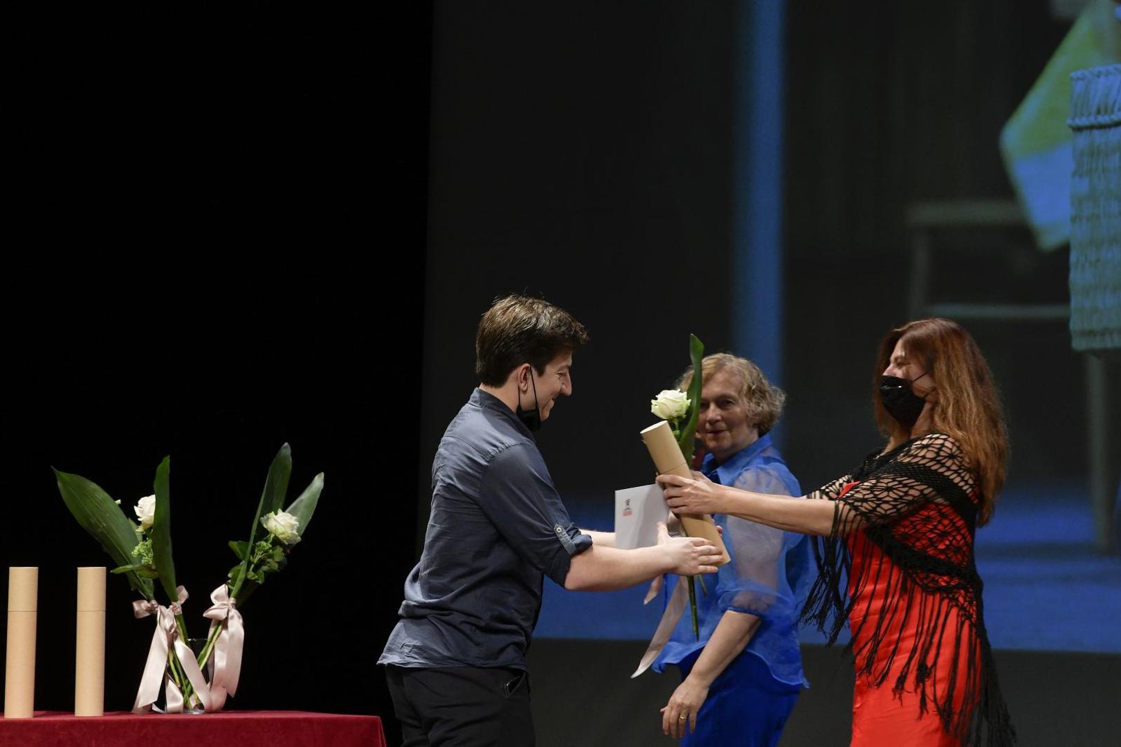 26.06.2021., Zagreb- Svecana dodjela nagrada na 45.  Danima satire Fadila Hadzica. Nagrada za najbolju musku ulogu, Matija Sakoronja.
Photo: Sandra Simunovic/PIXSELL