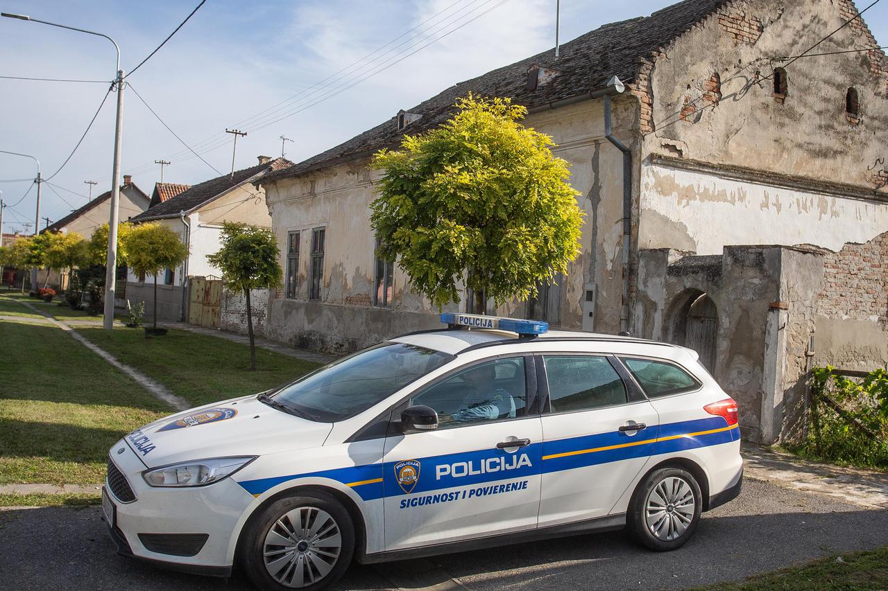 Batina: Policija ispred kuće u kojoj je uhićen muškarac