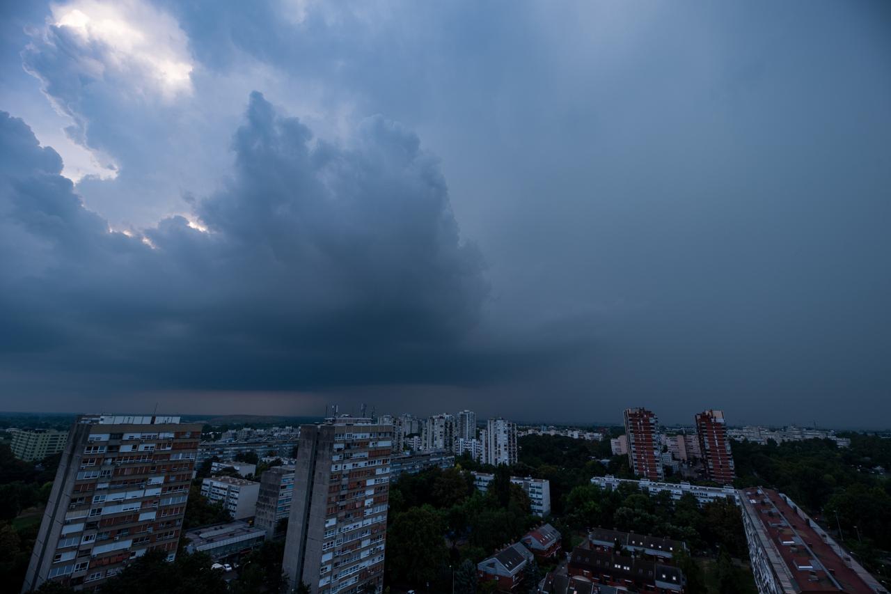 Nevrijeme protutnjalo Zagrebom