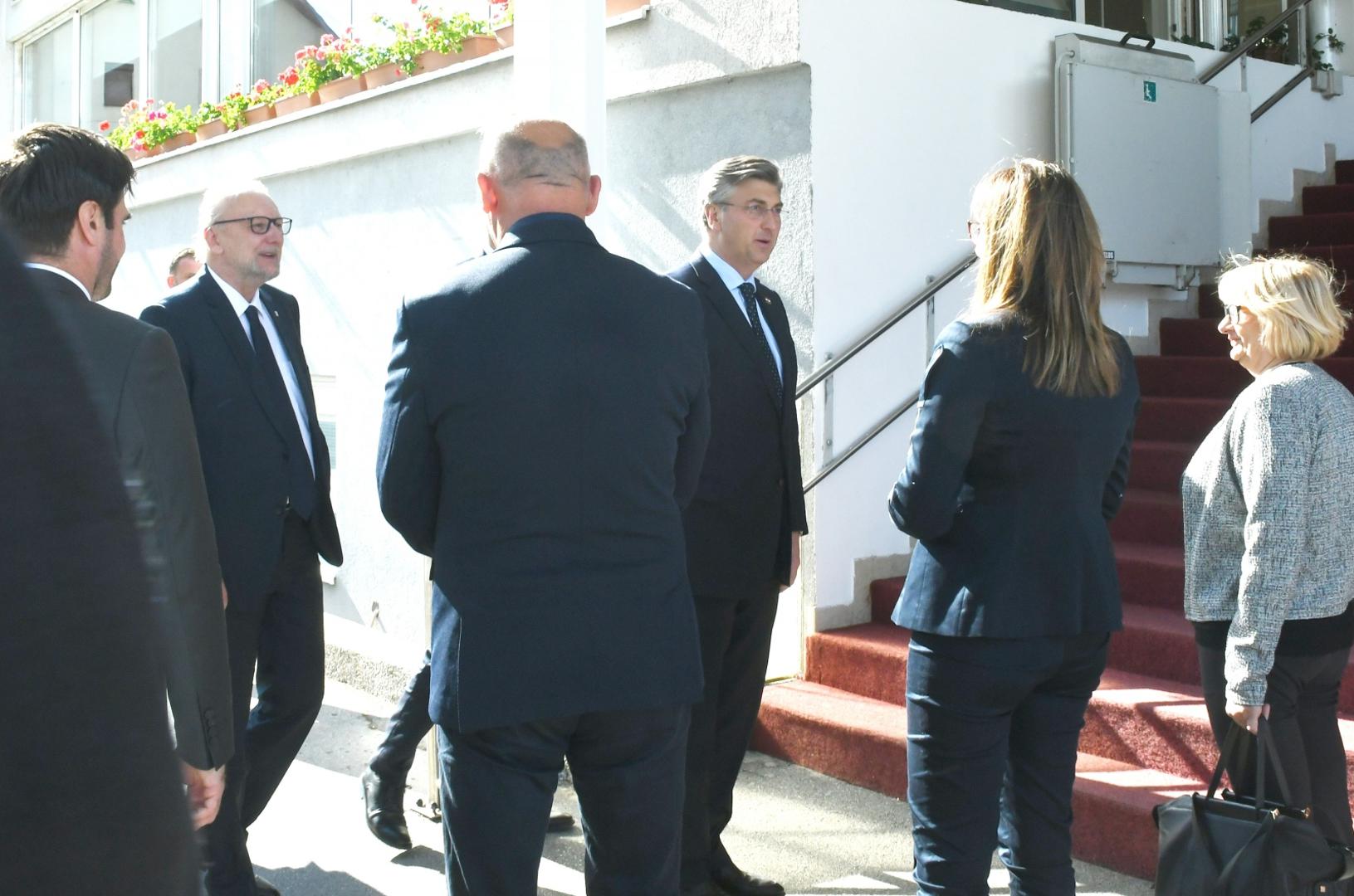 03.06.2020., Sisak - Predsjednik Vlade i HDZ-a Andrej Plenkovic sudjelovao je na sjednici Zupanijskog odbora HDZ-a Sisacko-moslavacke zupanije.
Photo: Nikola Cutuk/PIXSELL