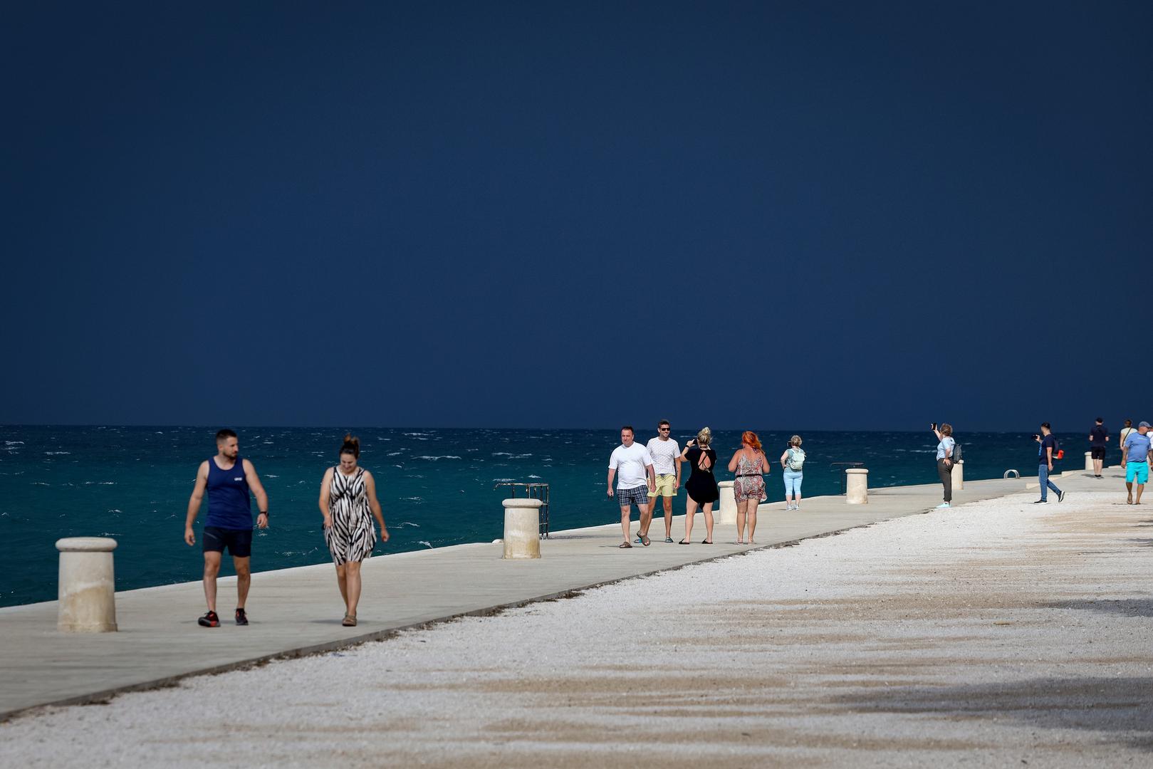 12.09.2024., Zadar - Nakon nekoliko suncanih dana u Zadru se naoblacilo i pada kisa Photo: Sime Zelic/PIXSELL