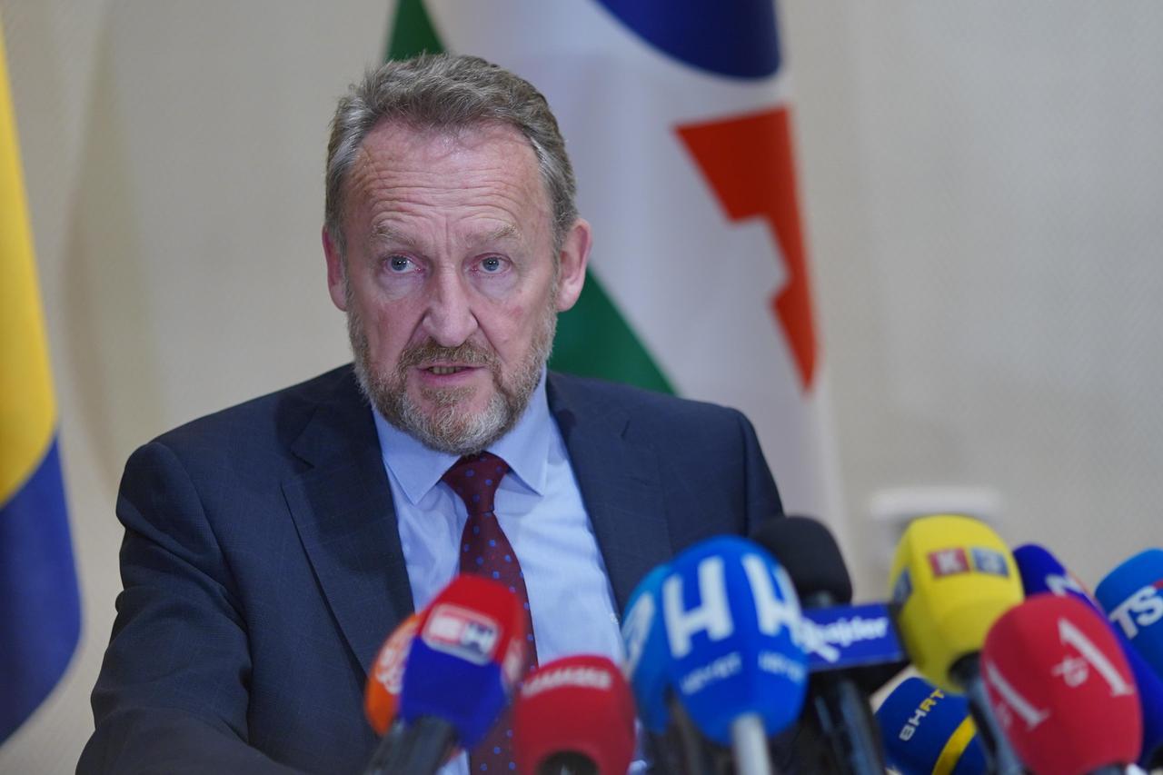 Bakir Izetbegovic odrzao pres konferenciju u Banjaluci