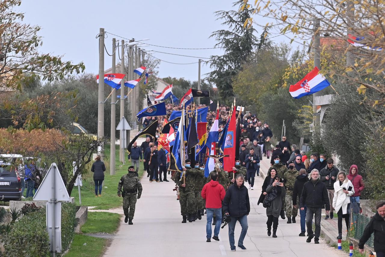 Obilježavanje 30. obljetnice napada na Škabrnju: Održana kolona sjećanja i polaganje vijenca