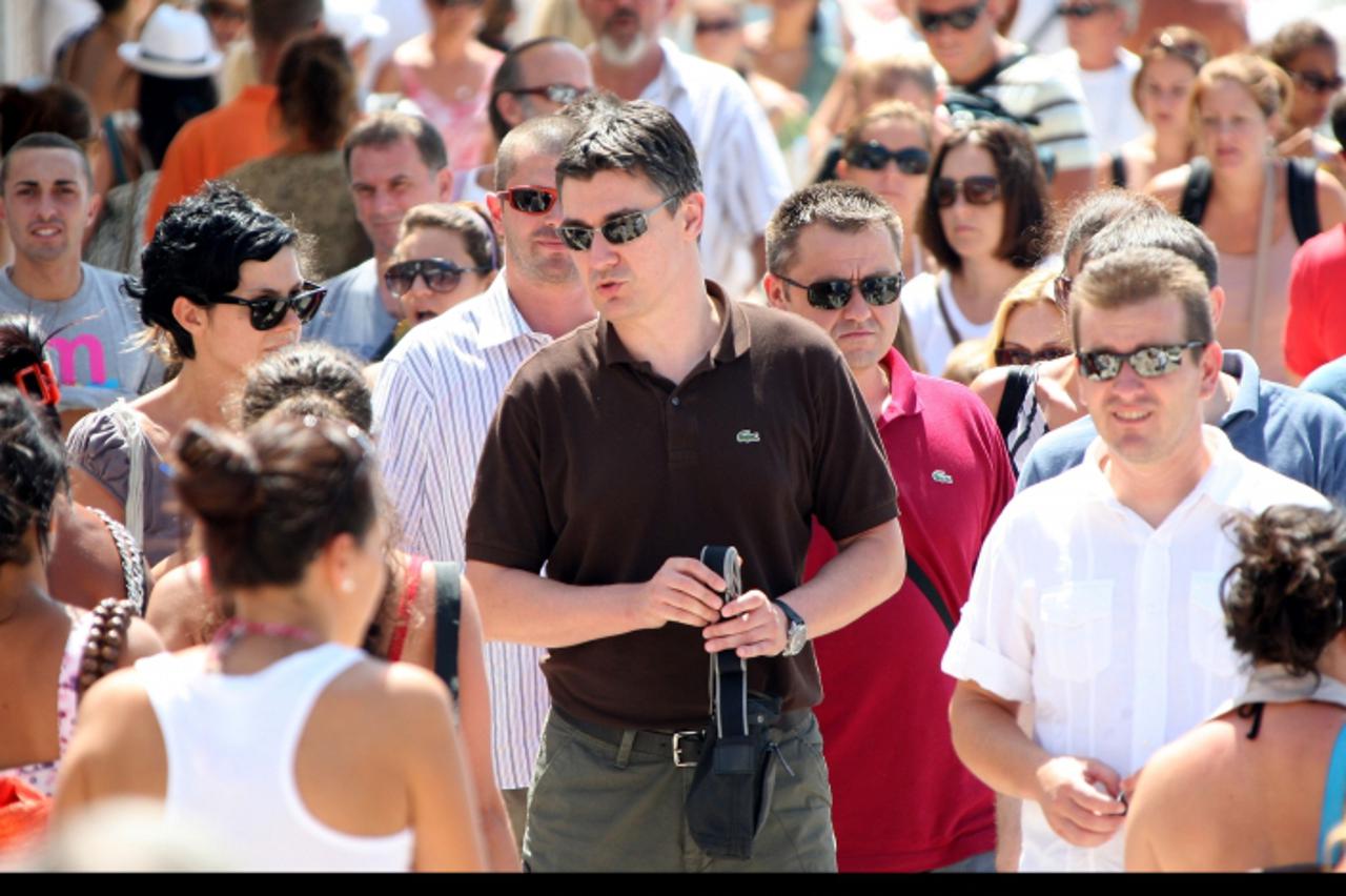 '15.08.2010., Hvar - Nakon posjeta bivseg predsjednika RH Stjepana Mesica, Hvar je posjetio Zoran Milanovic. Photo: Marko Lukunic/PIXSELL'