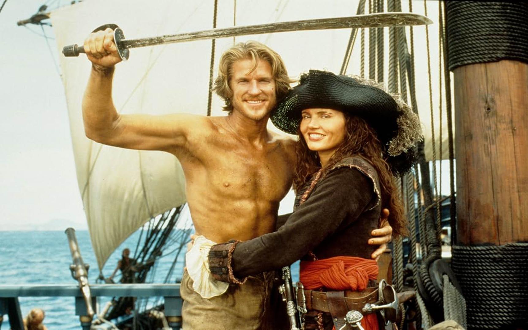 Piratska avantura iz 1995. godine, "Cutthroat Island" s Geenom Davis u glavnoj ulozi, postala je sinonim za filmski neuspjeh. Film je izgubio oko 147 milijuna eura i doveo do bankrota produkcijsku kuću Carolco Pictures. Njegov neuspjeh je gotovo desetljeće odvraćao Hollywood od snimanja piratskih filmova.
