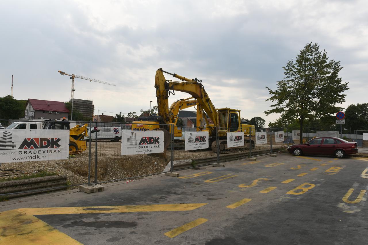 Zagreb: Radovi na mjestu nekadašnje zgrade Zagrebačke banke u Paromlinskoj