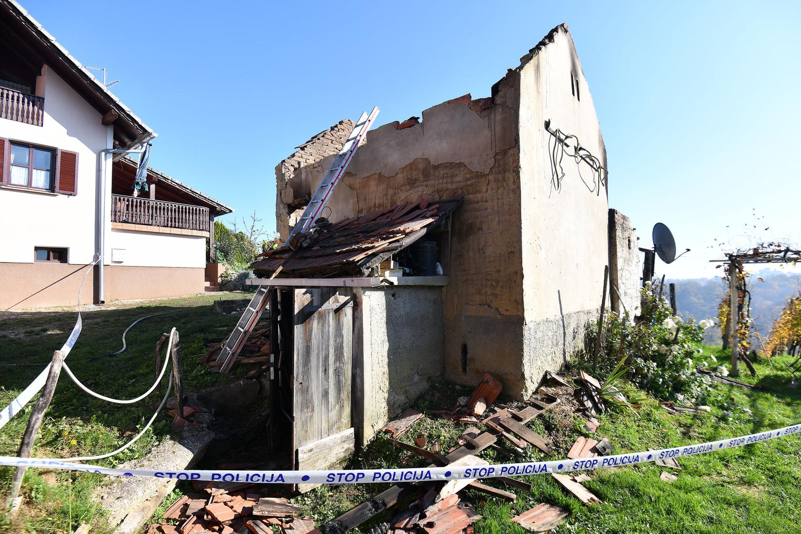 7.11.2020., Gradiscak- Nakon pozara zidane vikendice te urusenja krovista, pronadjen pougljeni les nepoznte muske osobe.
Photo: Vjeran Zganec Rogulja/PIXSELL