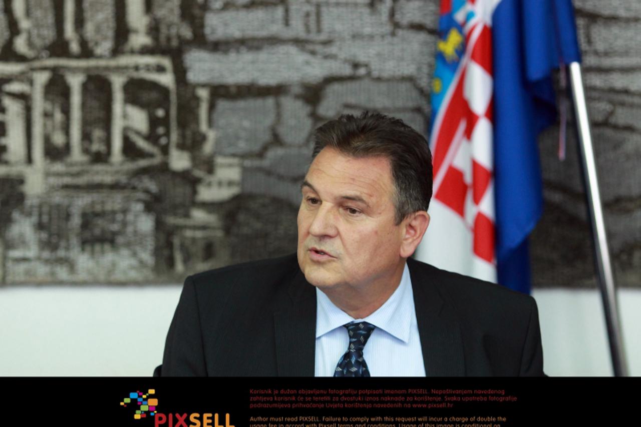 '19.07.2012., Zagreb - Konferencija za  novinare prvog potpredsjednika vlade RH Radomira Cacica u Ministarstvu gospodarstva, rada i poduzetnistva na temu Proces privatizacije i restrukturiranja hrvats