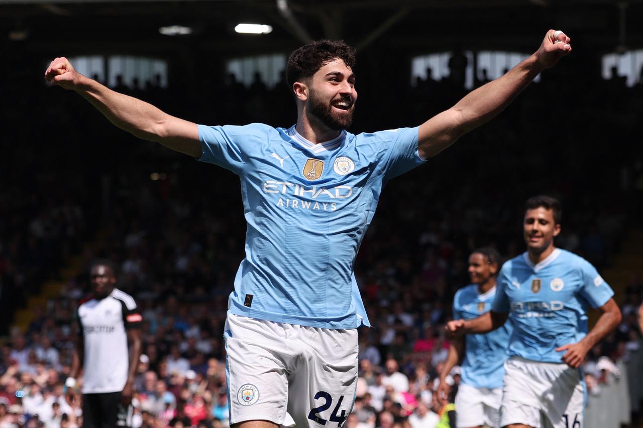 Premier League -  Fulham v Manchester City